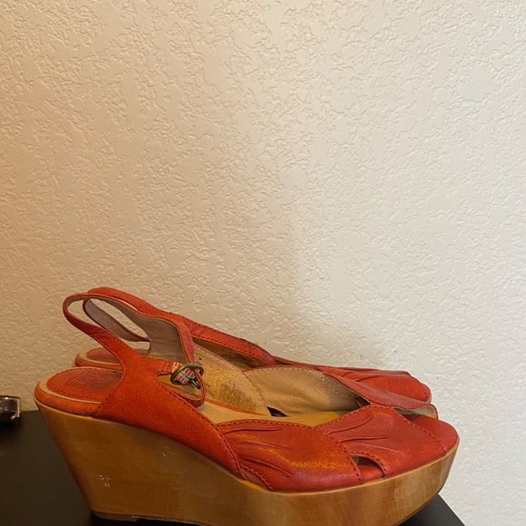 RARE Vintage Aged Rust Leather FRYE wooden Platforms Blair Peep Size 7 - Picture 6 of 14